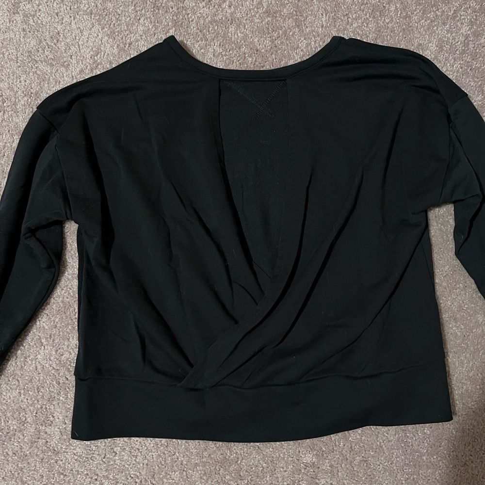 Nike Crop sweatshirt open back, size medium Dri Fit